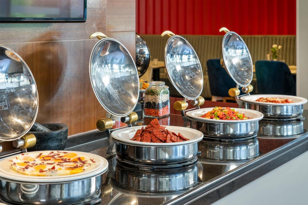 Отель Novotel 4*
