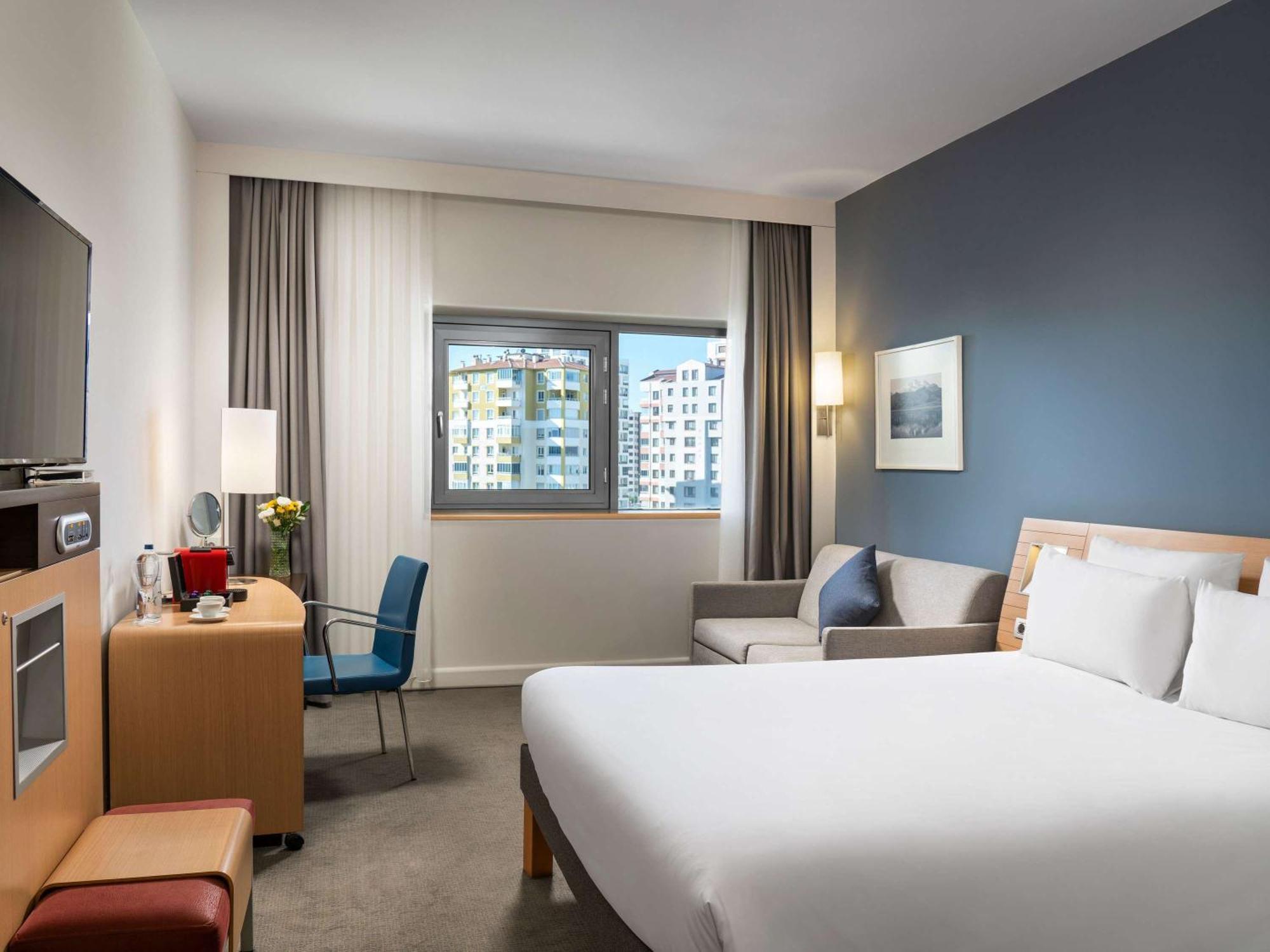 Novotel Hotel 4*