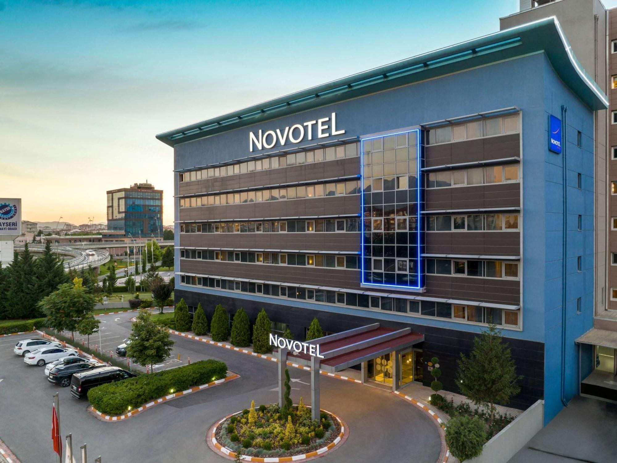Отель Novotel 4*